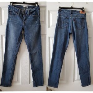 711 Levi's jeans